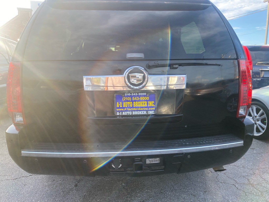 2007 Cadillac Escalade Image 3