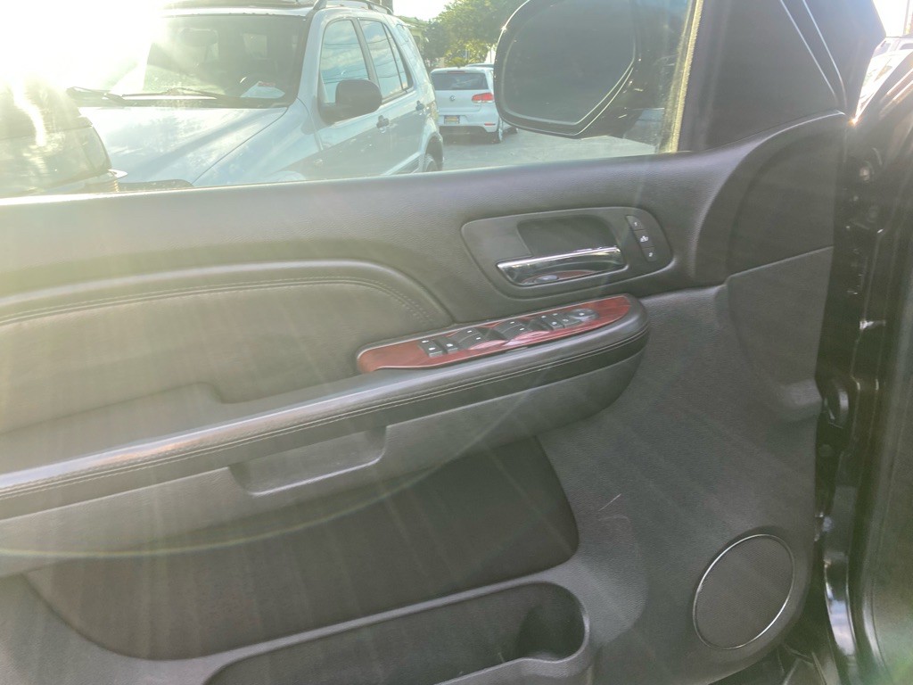 2007 Cadillac Escalade Image 7