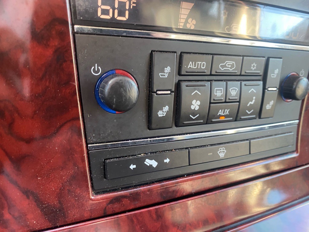 2007 Cadillac Escalade Image 23