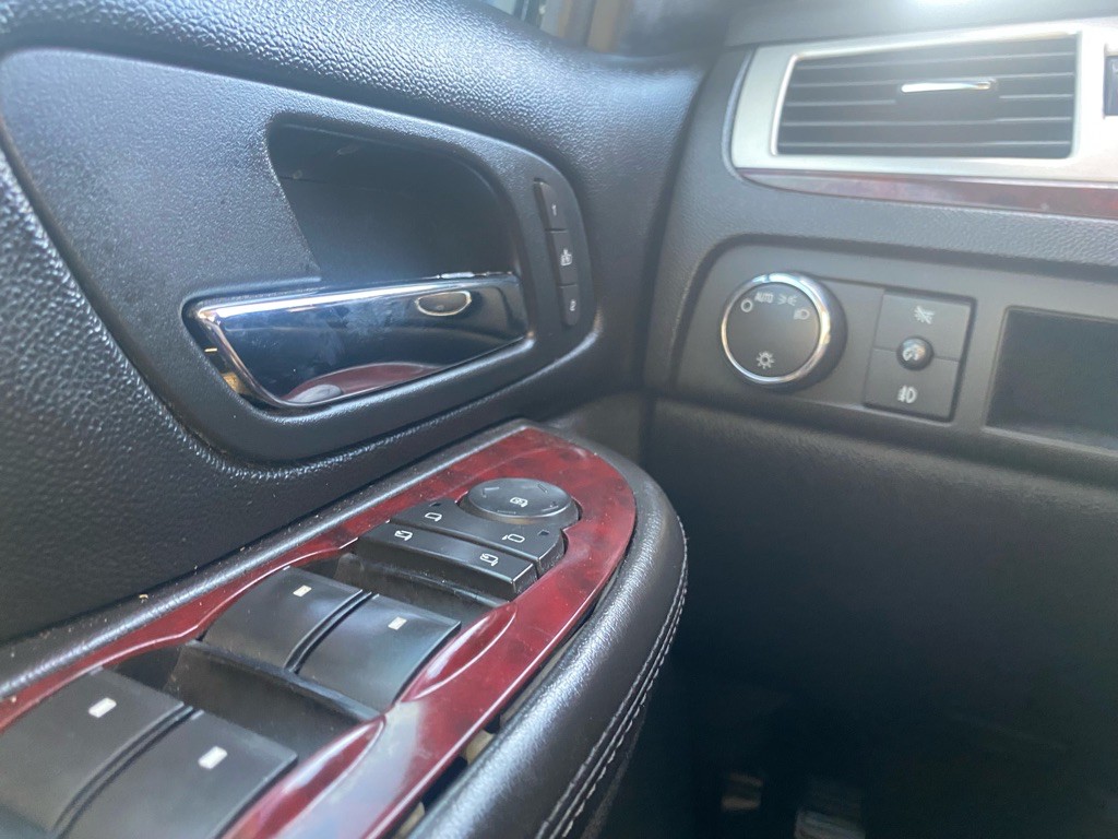 2007 Cadillac Escalade Image 31
