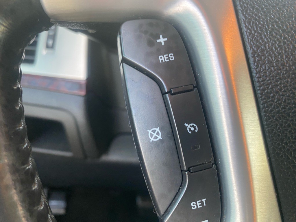 2007 Cadillac Escalade Image 32