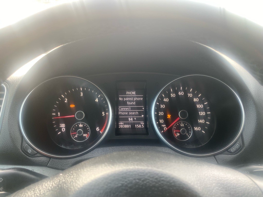 2011 Volkswagen Golf Image 21