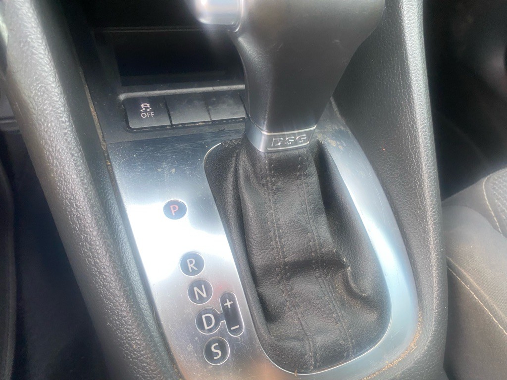 2011 Volkswagen Golf Image 23
