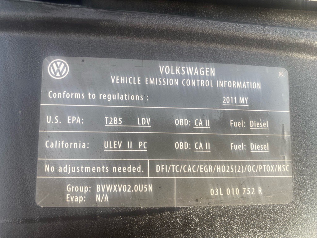 2011 Volkswagen Golf Image 33