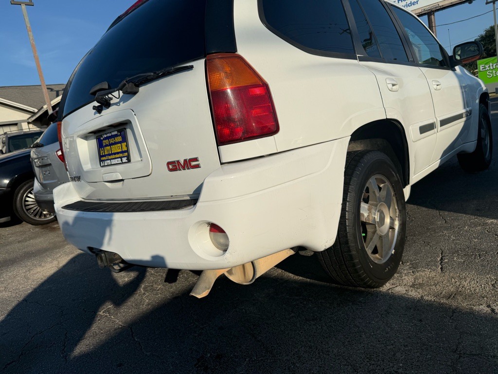 2004 GMC Envoy Image 4