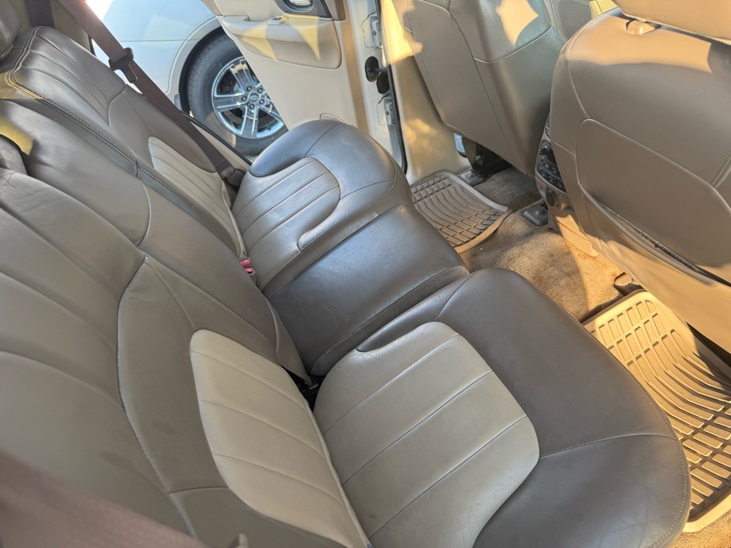 2004 GMC Envoy Image 22