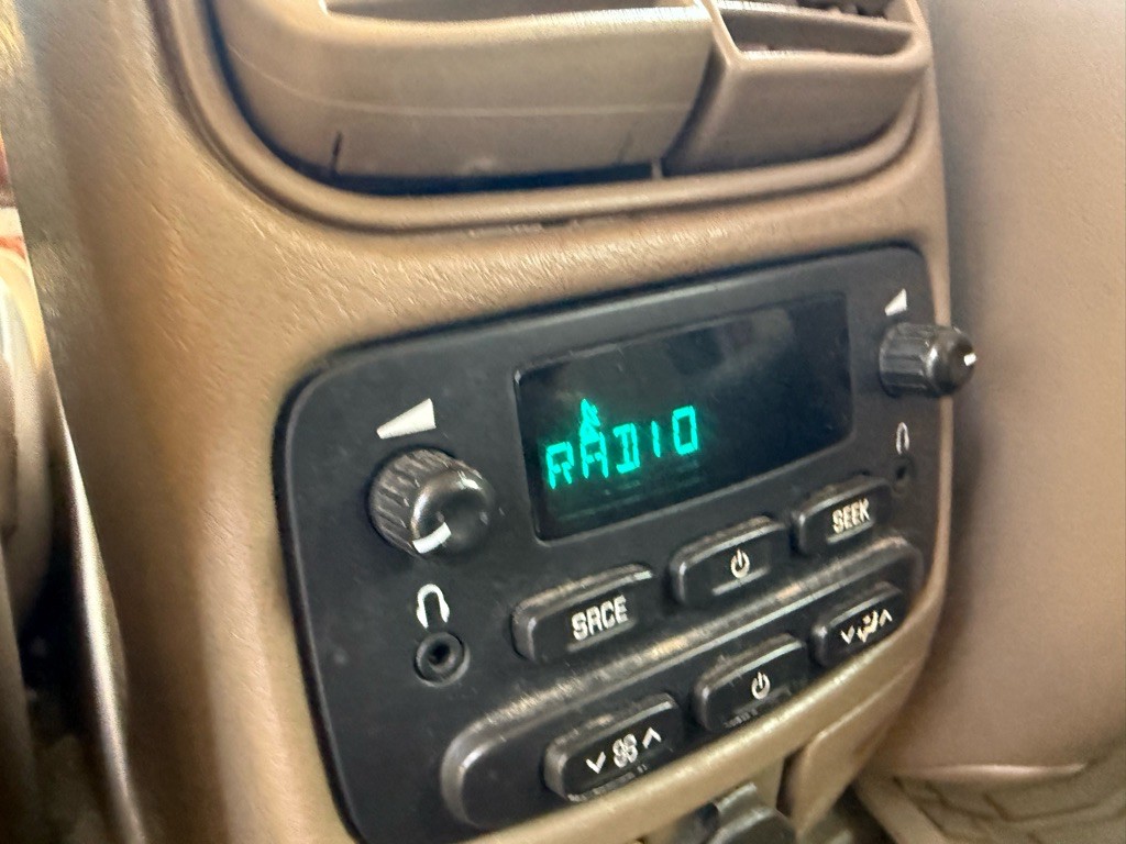 2004 GMC Envoy Image 27