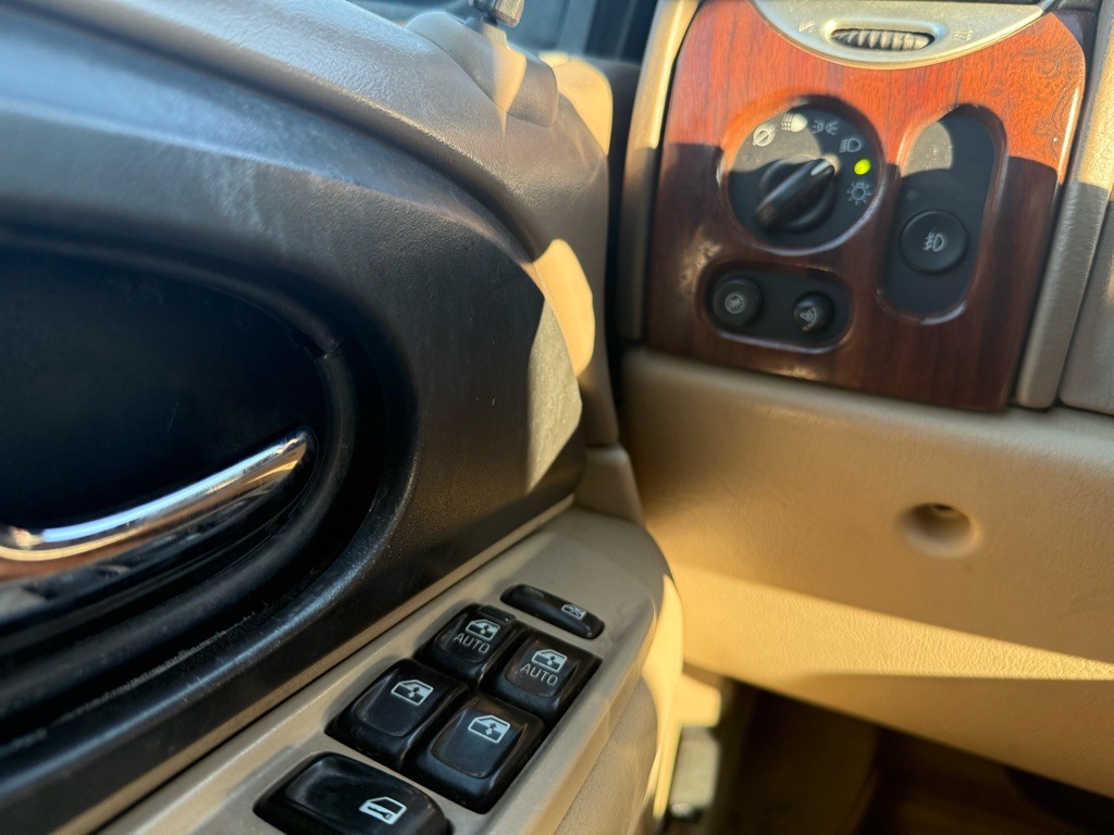 2004 GMC Envoy Image 29