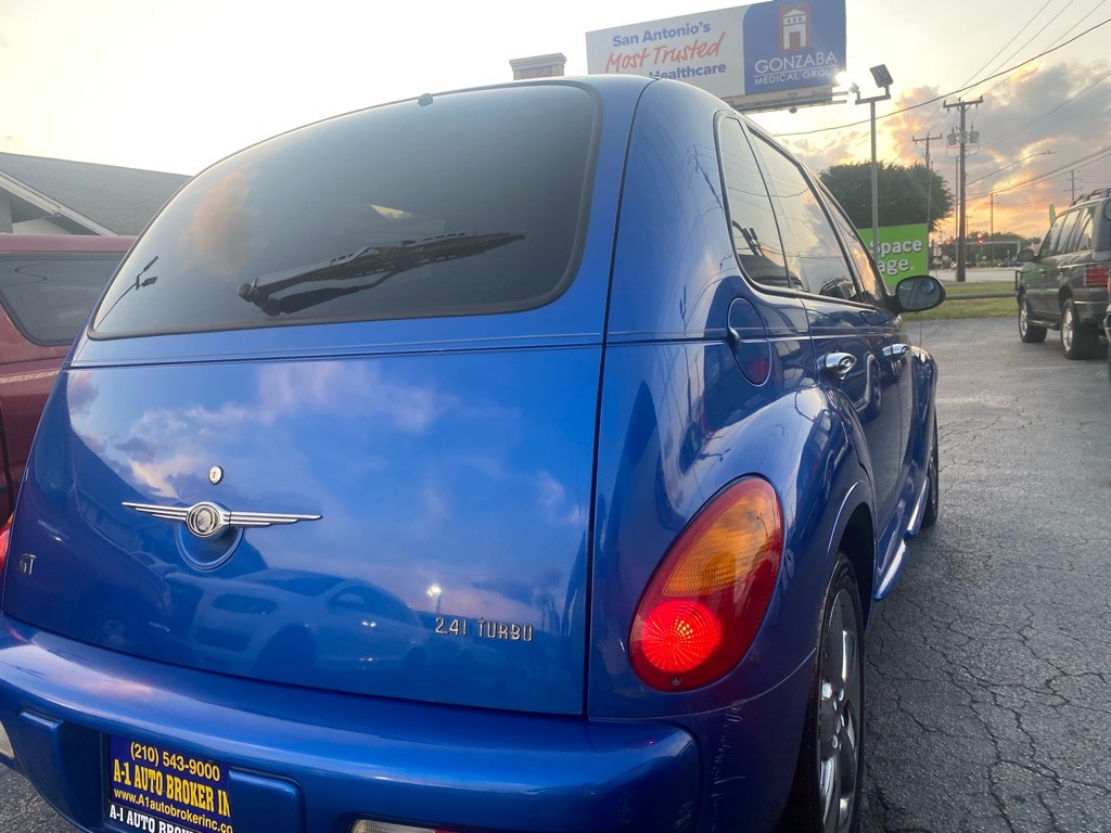 2003 Chrysler PT Cruiser Image 4