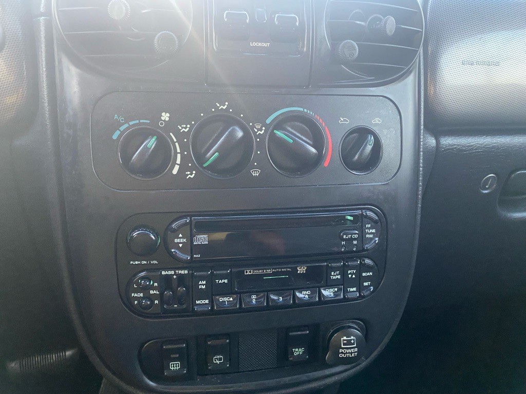 2003 Chrysler PT Cruiser Image 15