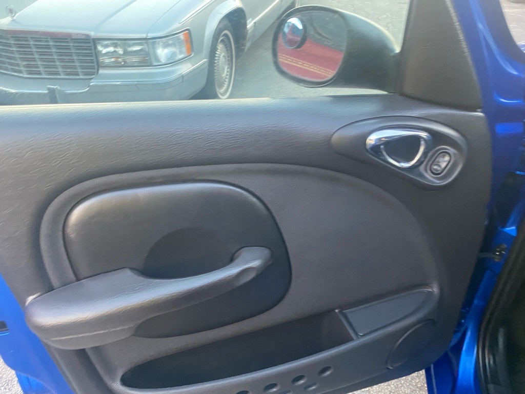 2003 Chrysler PT Cruiser Image 37