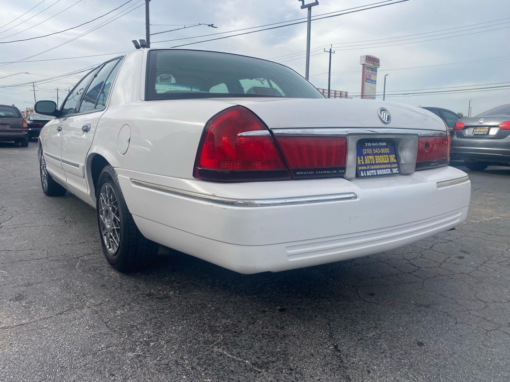 1999 Mercury Grand Marquis Image 2