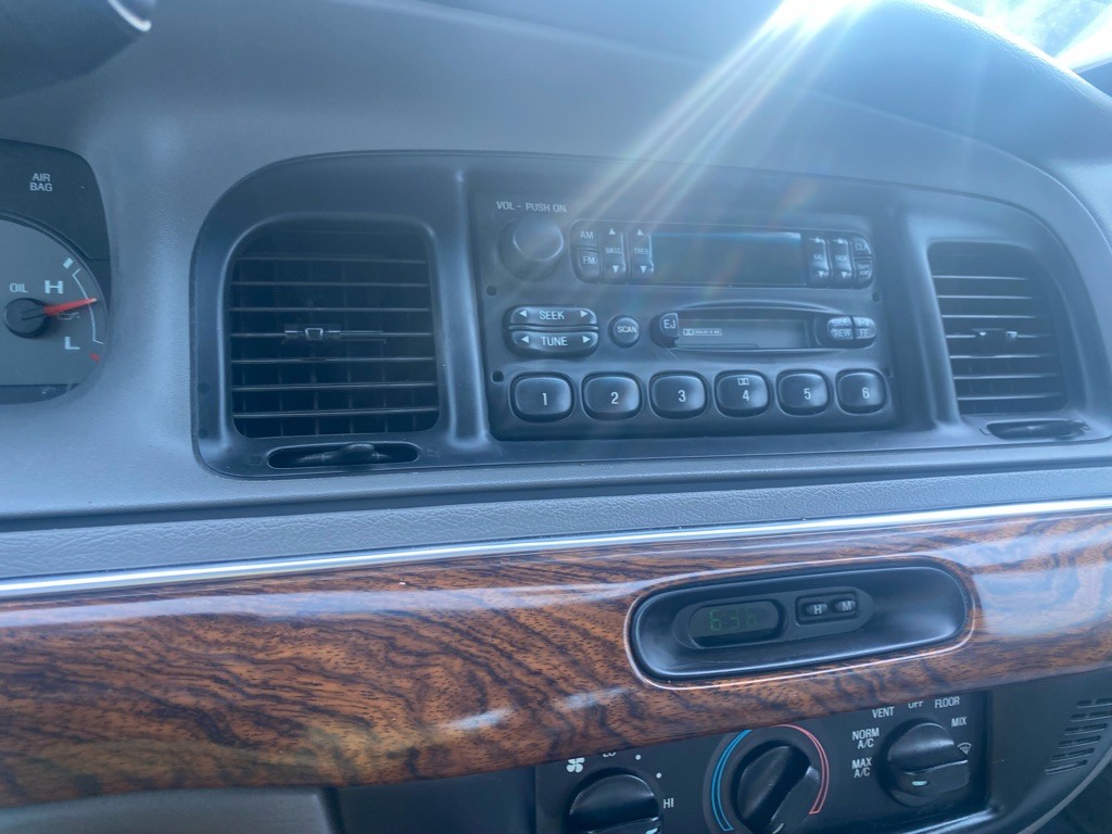 1999 Mercury Grand Marquis Image 22