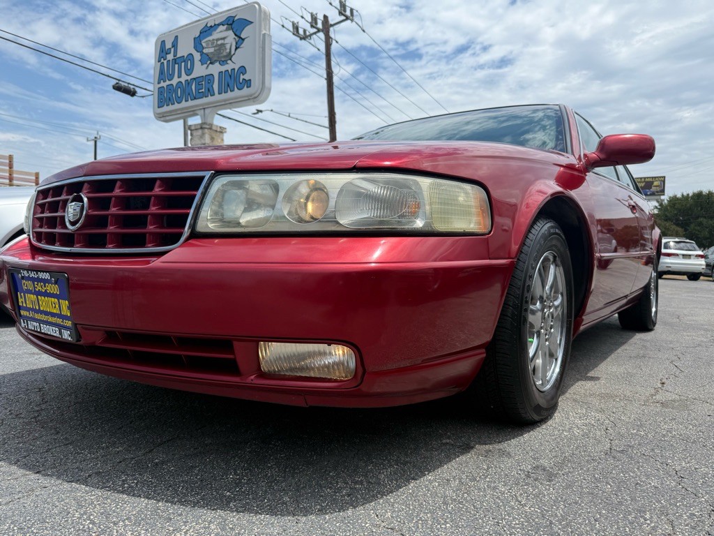 2004 Cadillac Seville Image 1