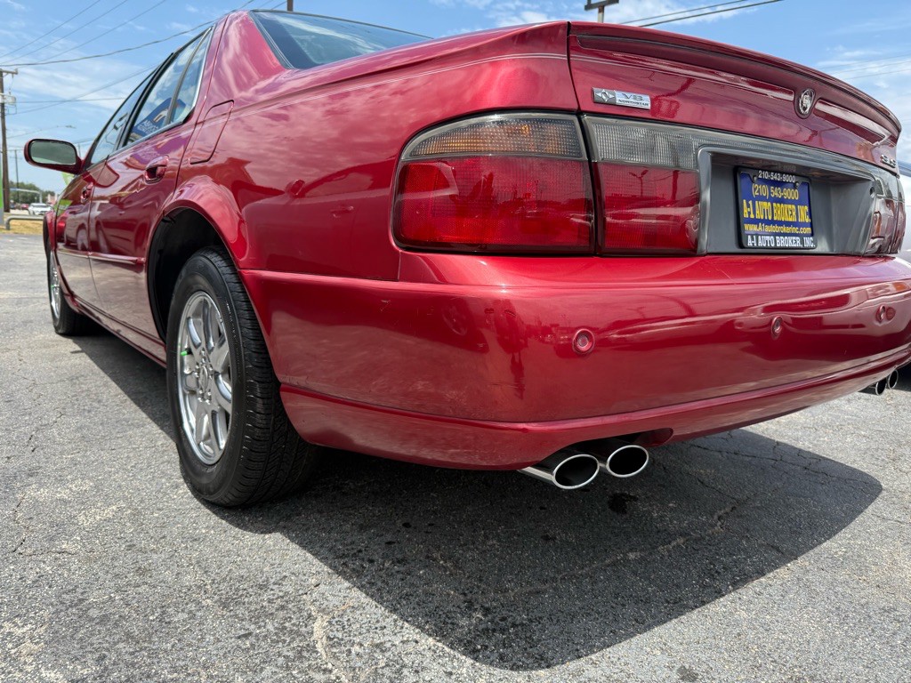 2004 Cadillac Seville Image 2