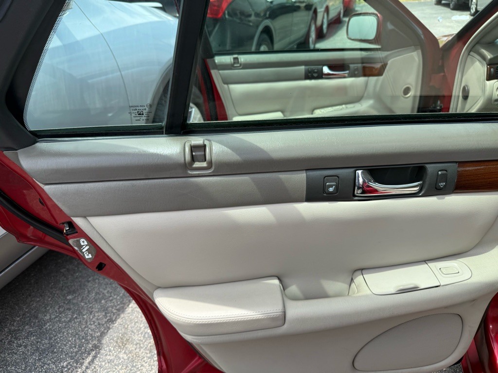 2004 Cadillac Seville Image 7
