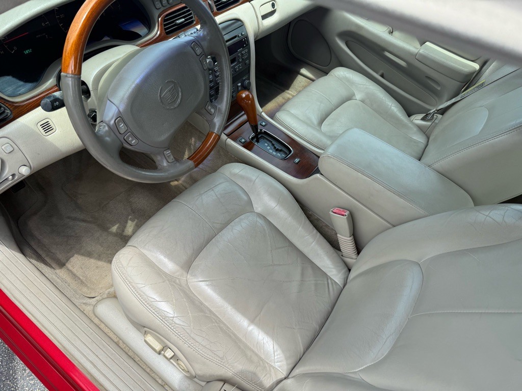 2004 Cadillac Seville Image 9