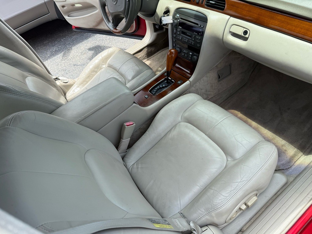 2004 Cadillac Seville Image 12