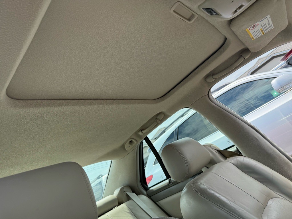 2004 Cadillac Seville Image 14