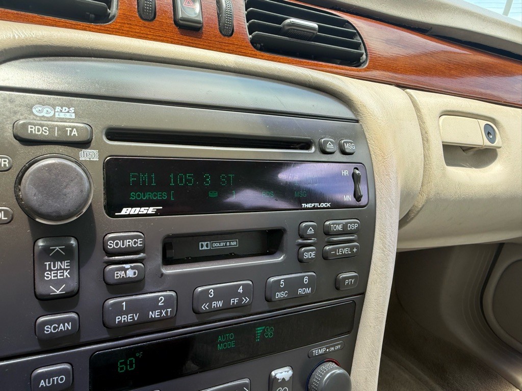 2004 Cadillac Seville Image 22