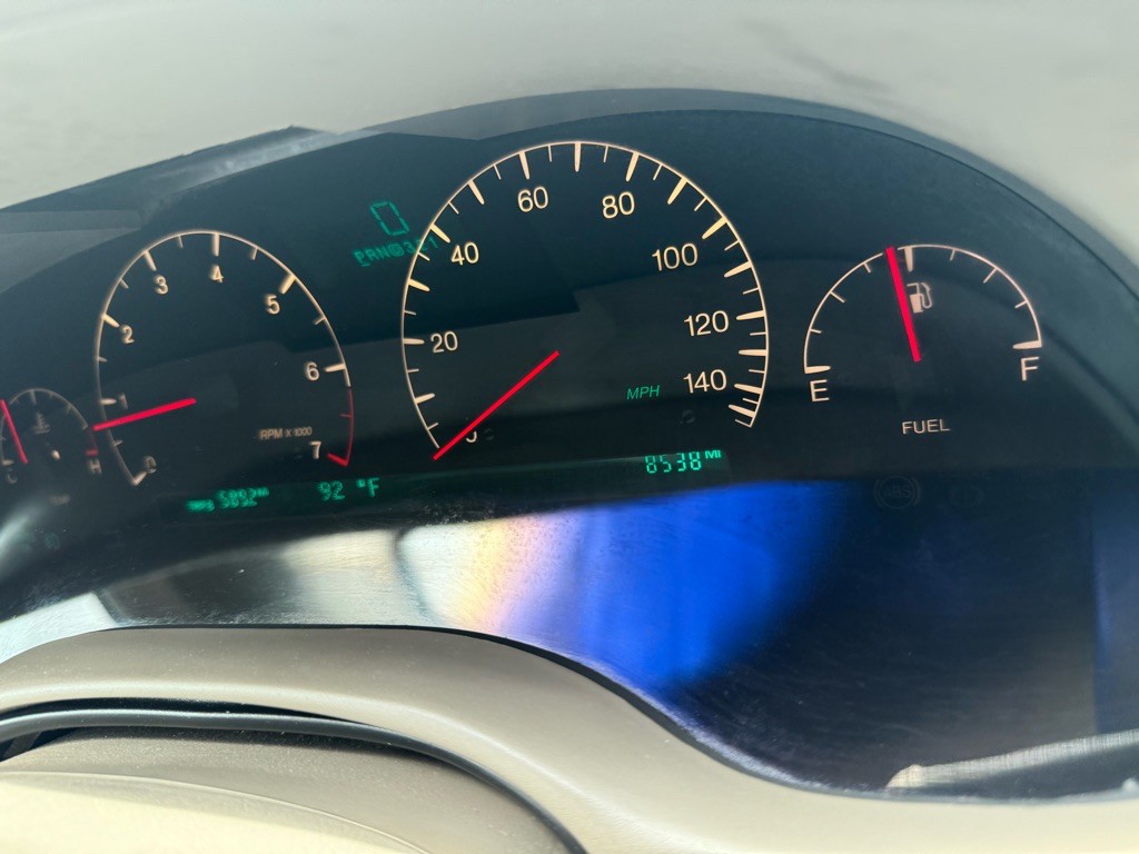 2004 Cadillac Seville Image 28