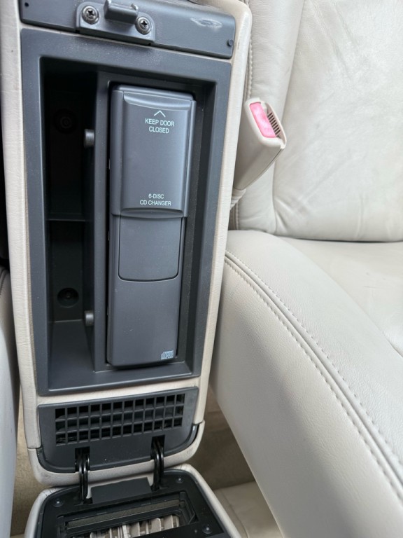 2004 Cadillac Seville Image 33