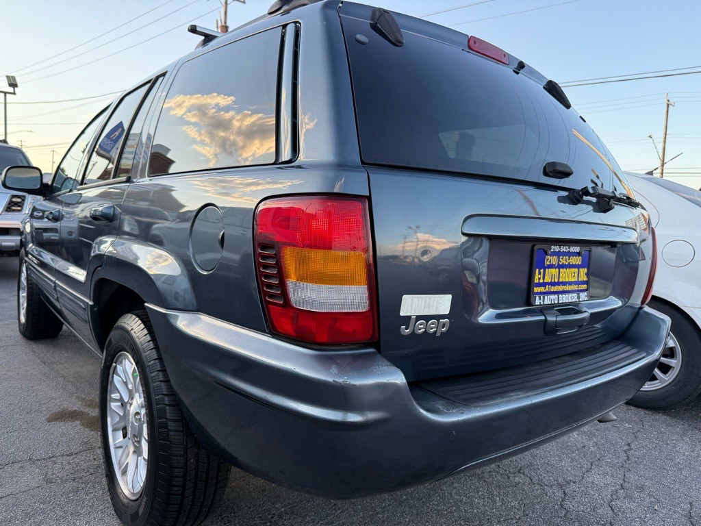 2002 Jeep Grand Cherokee Image 2