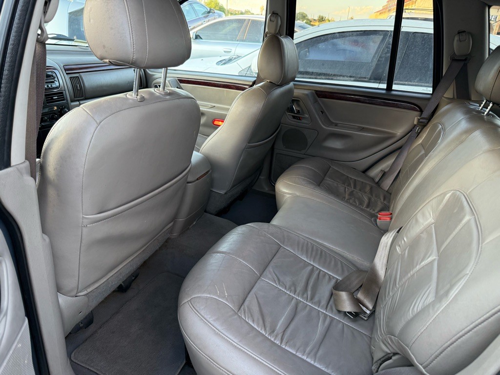 2002 Jeep Grand Cherokee Image 8