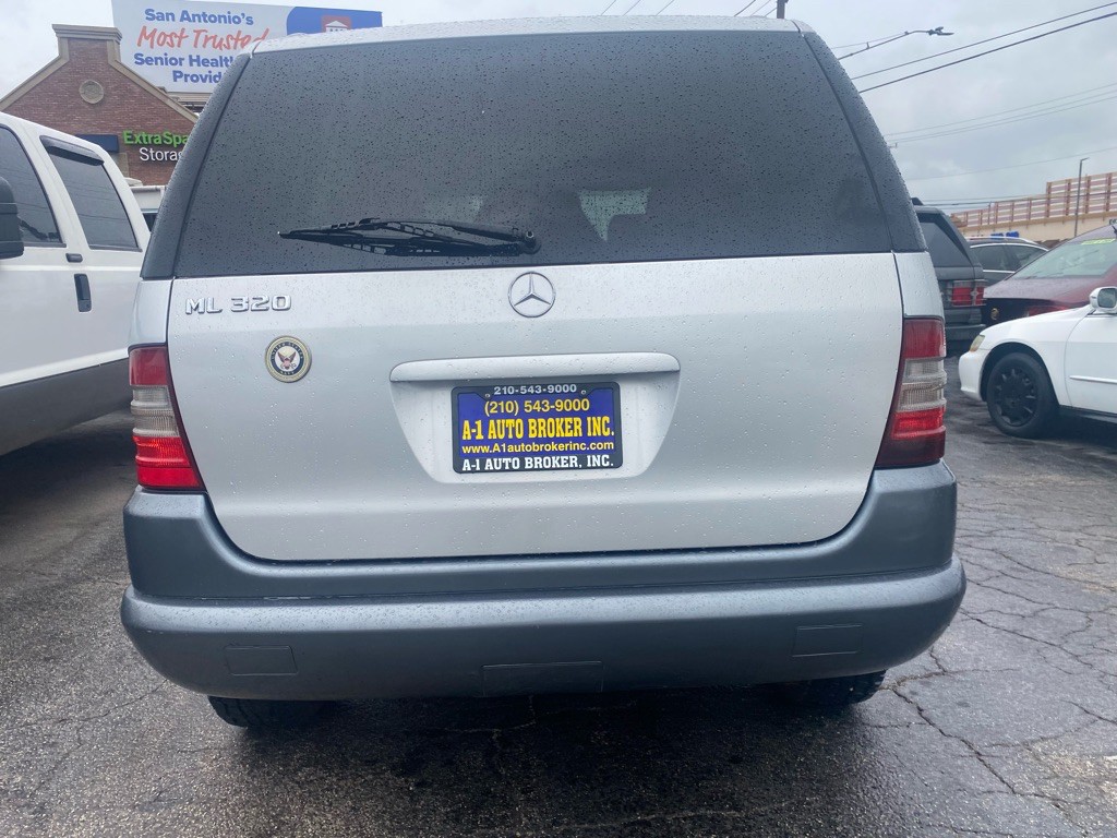 1999 Mercedes-Benz M-Class Image 3