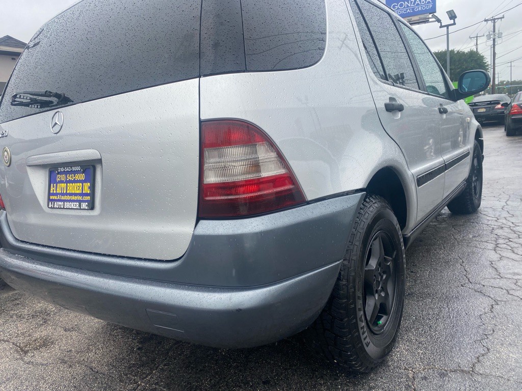 1999 Mercedes-Benz M-Class Image 4