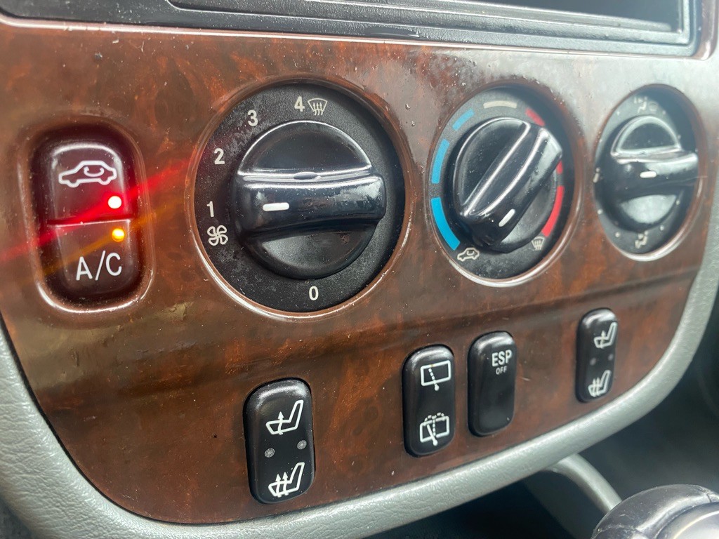 1999 Mercedes-Benz M-Class Image 24
