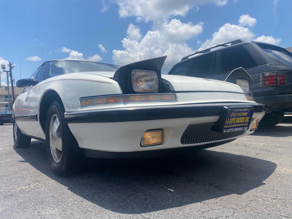 1988 Buick Reatta Image 7