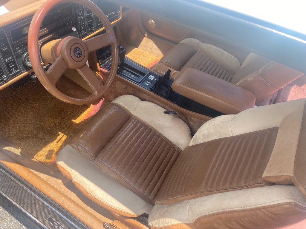 1988 Buick Reatta Image 10