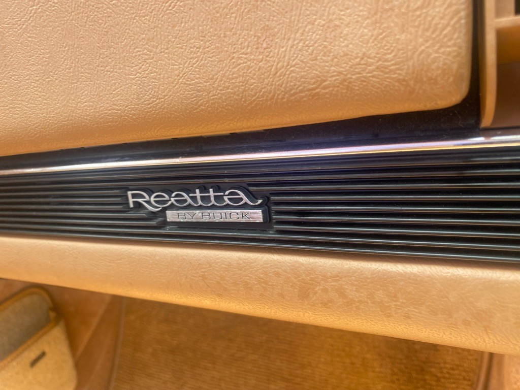 1988 Buick Reatta Image 21
