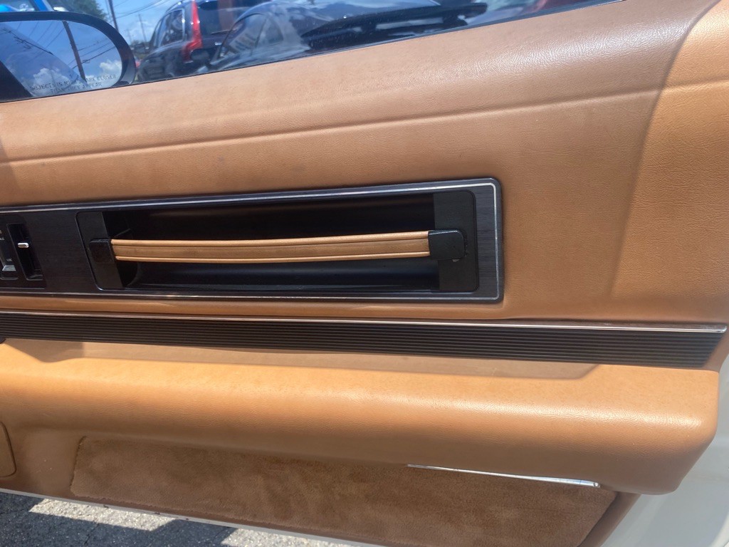 1988 Buick Reatta Image 23