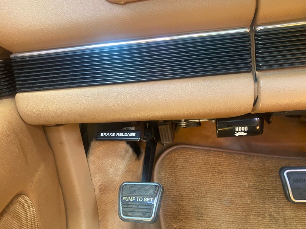 1988 Buick Reatta Image 28