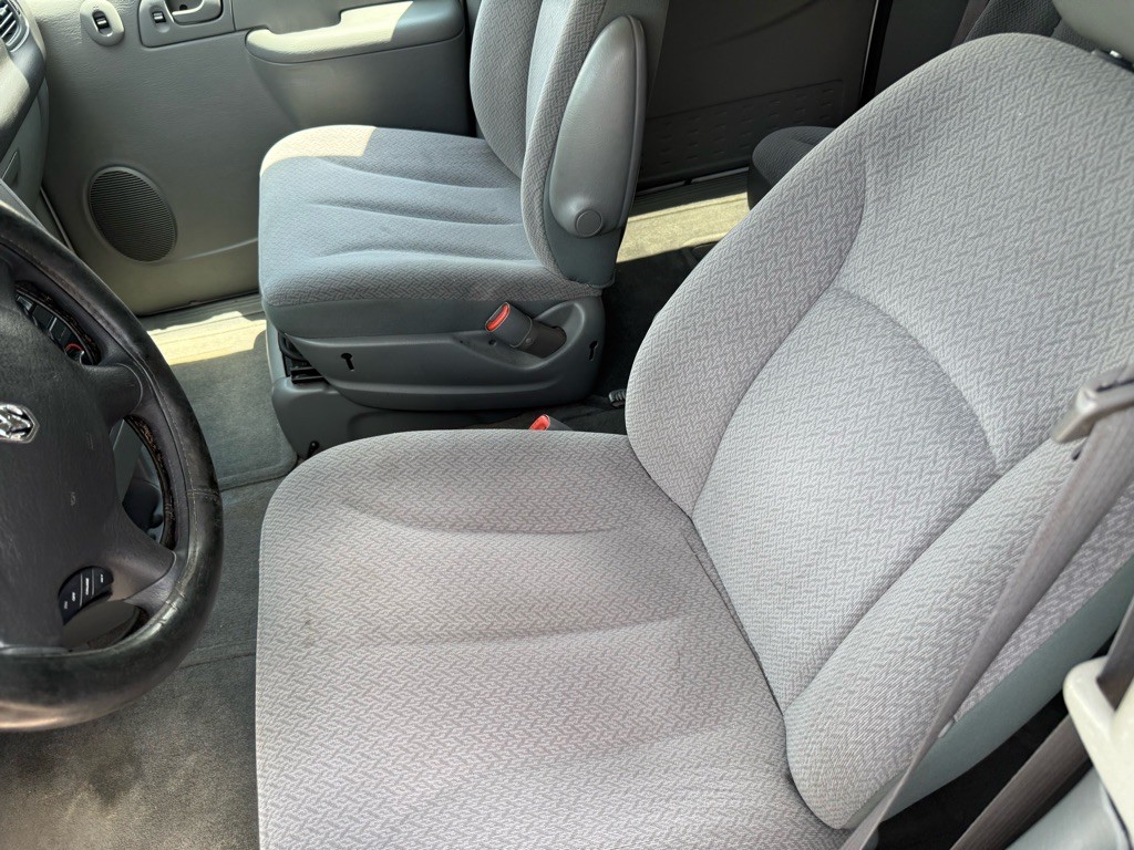 2007 Dodge Ram Van Image 24