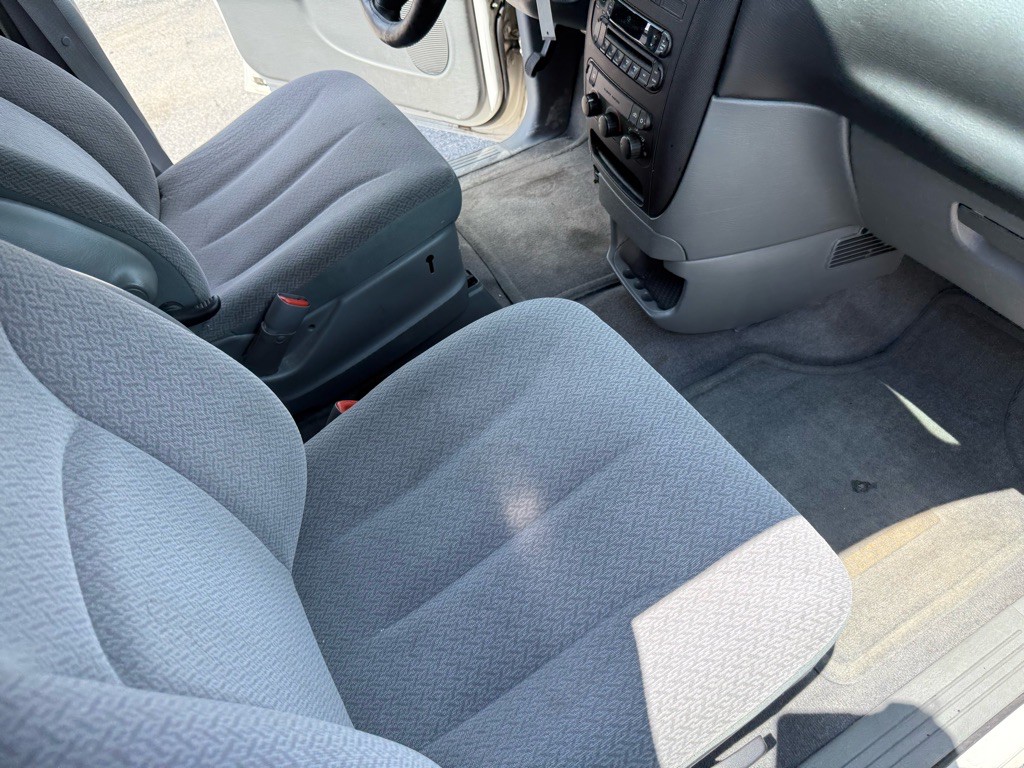 2007 Dodge Ram Van Image 26