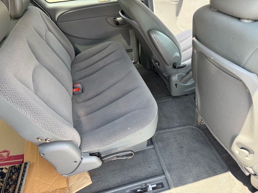 2007 Dodge Ram Van Image 28