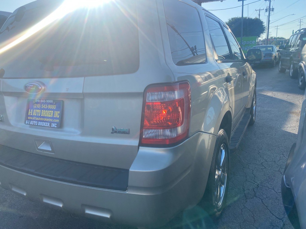 2010 Ford Escape Image 4