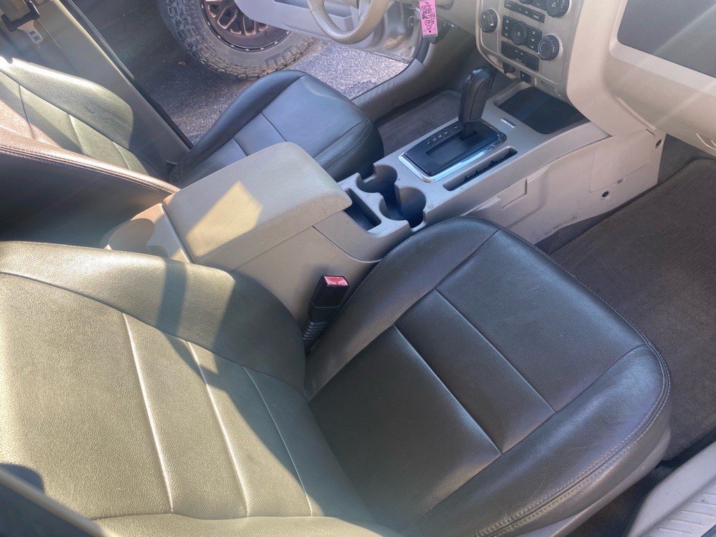 2010 Ford Escape Image 8