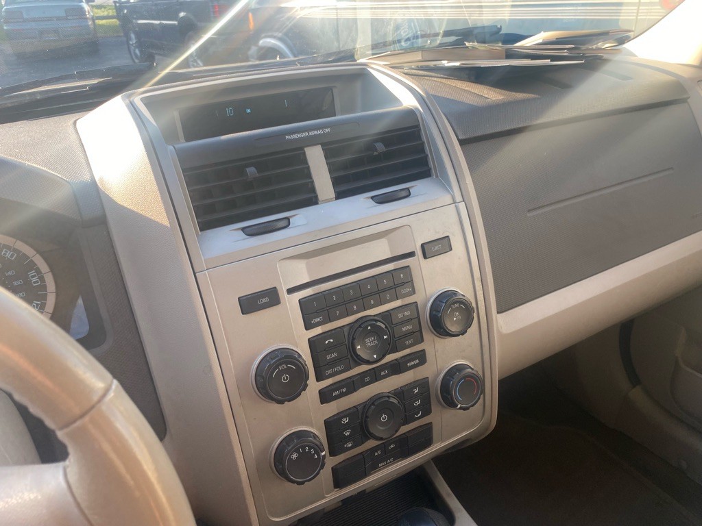 2010 Ford Escape Image 21