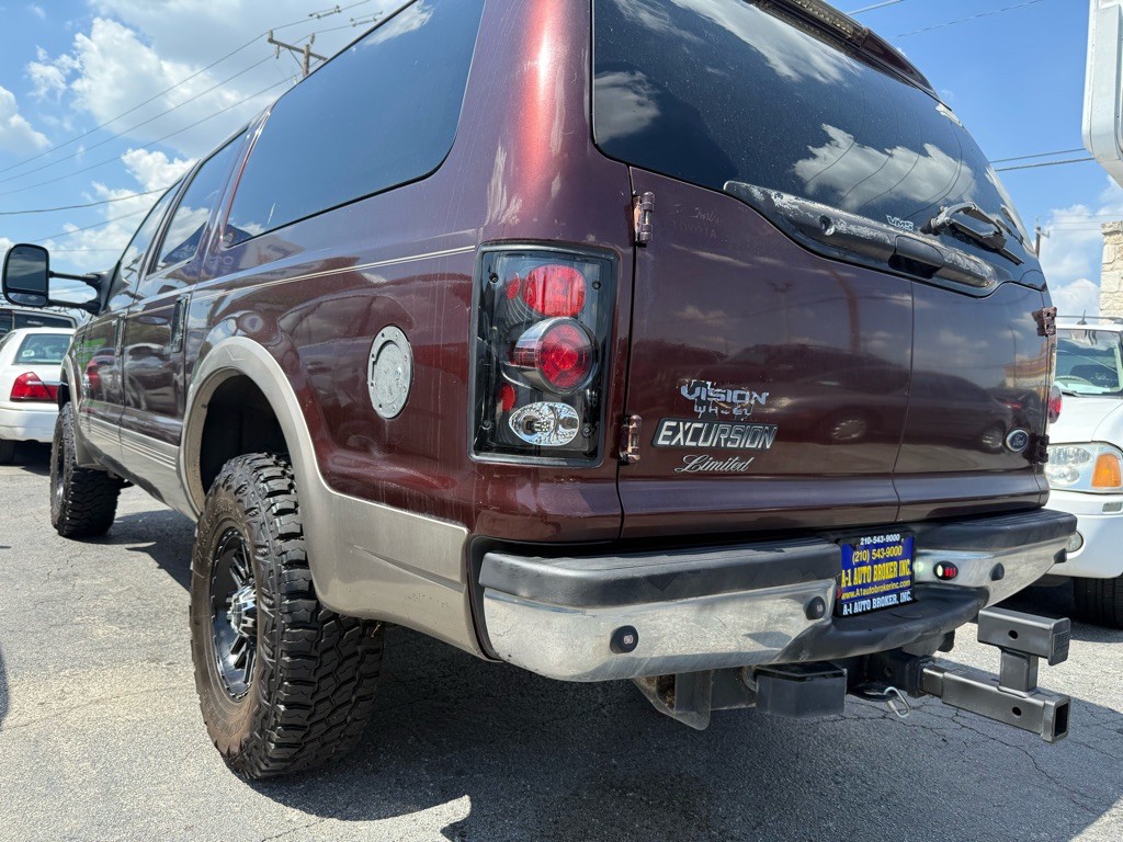 2001 Ford Excursion Image 2