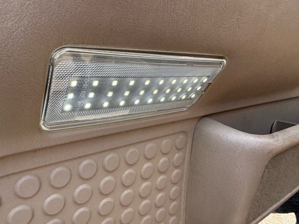 2001 Ford Excursion Image 28