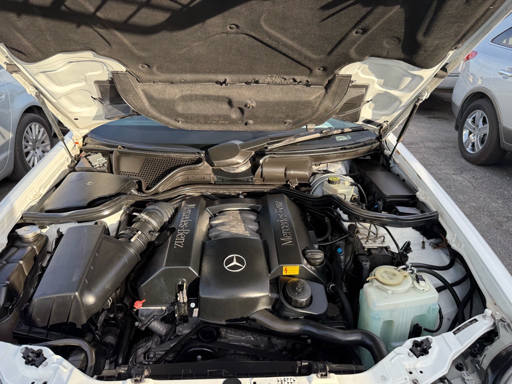 2001 Mercedes-Benz E-Class Image 10