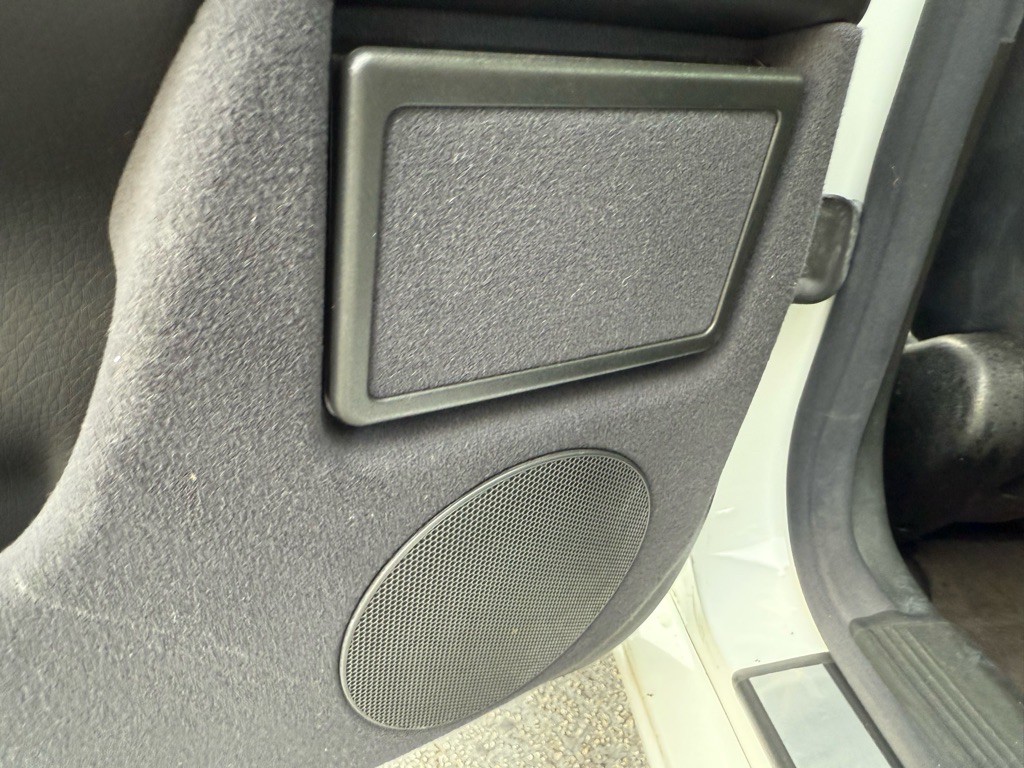 2001 Mercedes-Benz E-Class Image 24