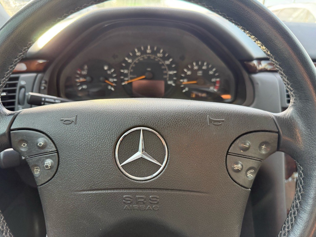 2001 Mercedes-Benz E-Class Image 28