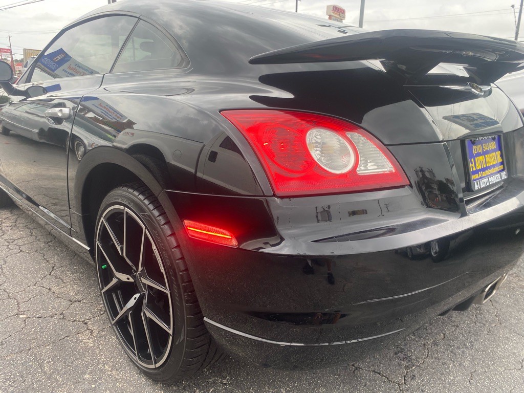 2005 Chrysler Crossfire Image 2