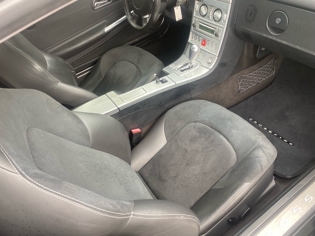 2005 Chrysler Crossfire Image 16