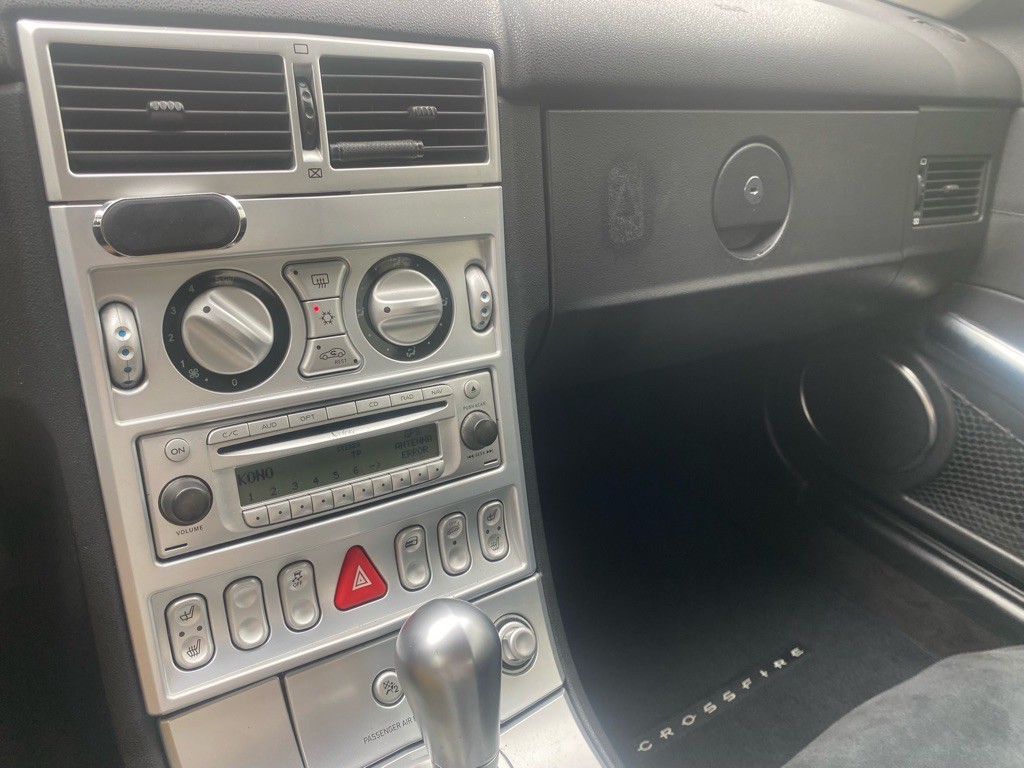 2005 Chrysler Crossfire Image 30